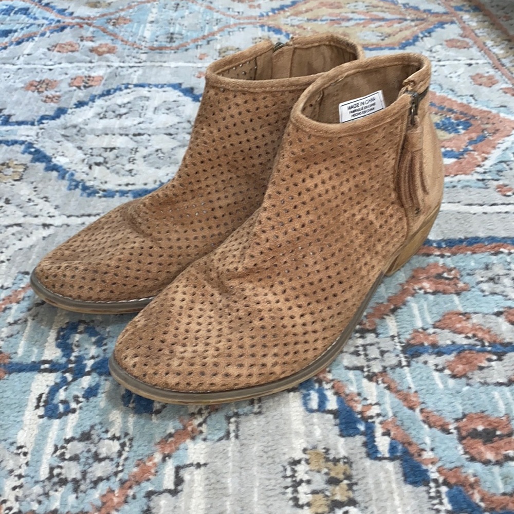 Roxy Booties - Picture 2 of 2